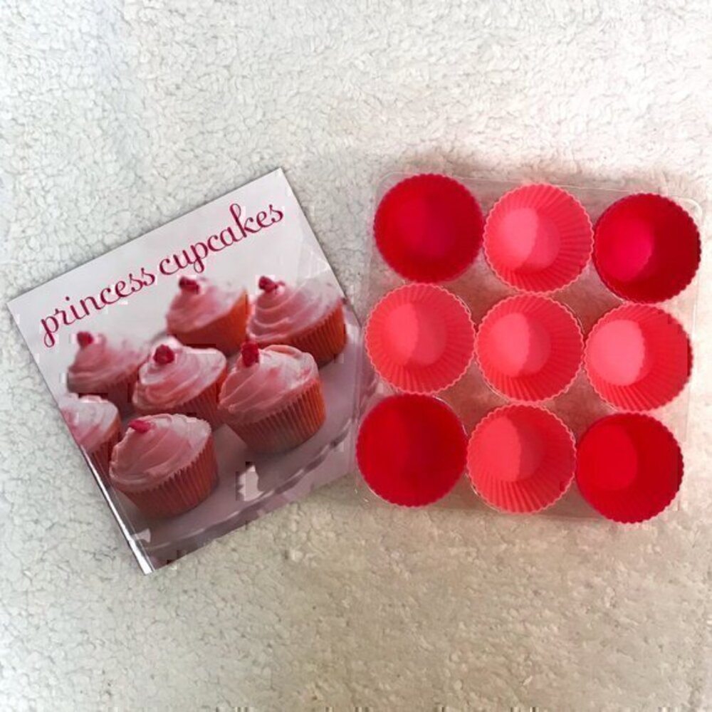 Princess Cupcakes Book & Silicone Cupcake Holders
